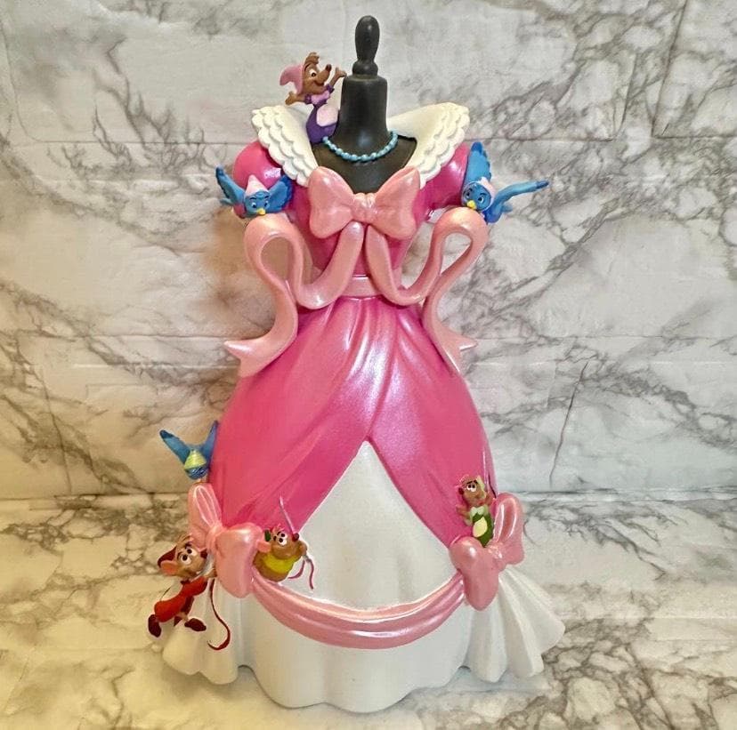 新品 ディズニーストーリーコレクション シンデレラ 70周年 フィギュア