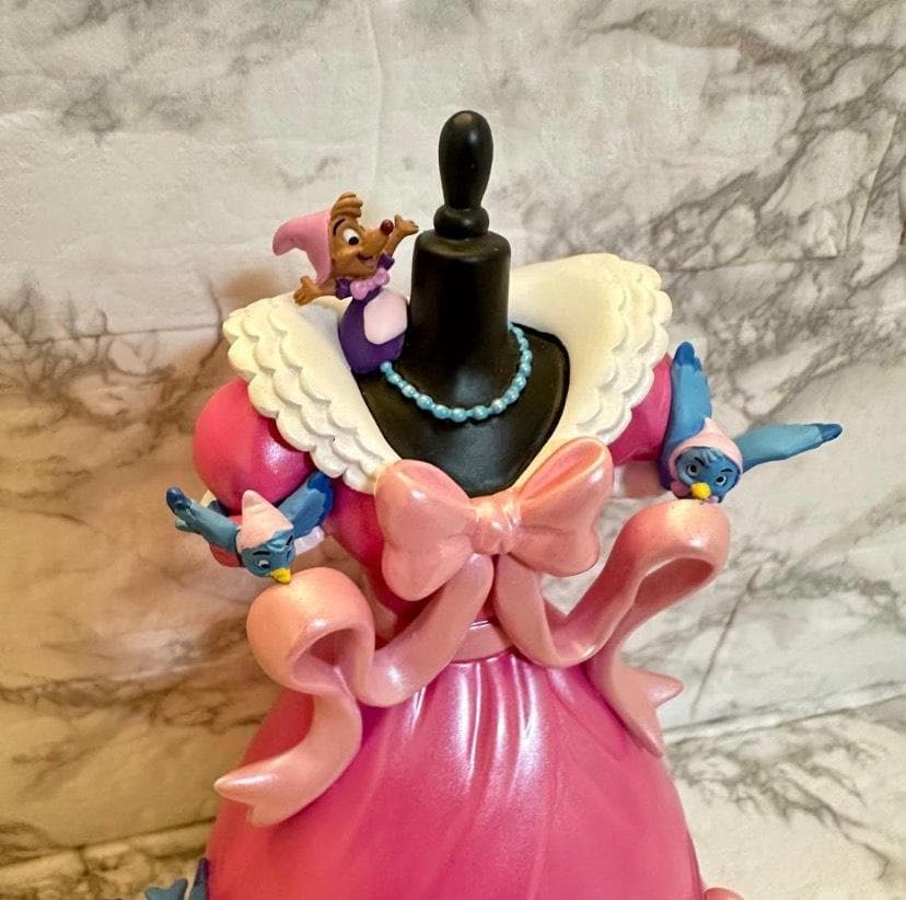新品 ディズニーストーリーコレクション シンデレラ 70周年 フィギュア