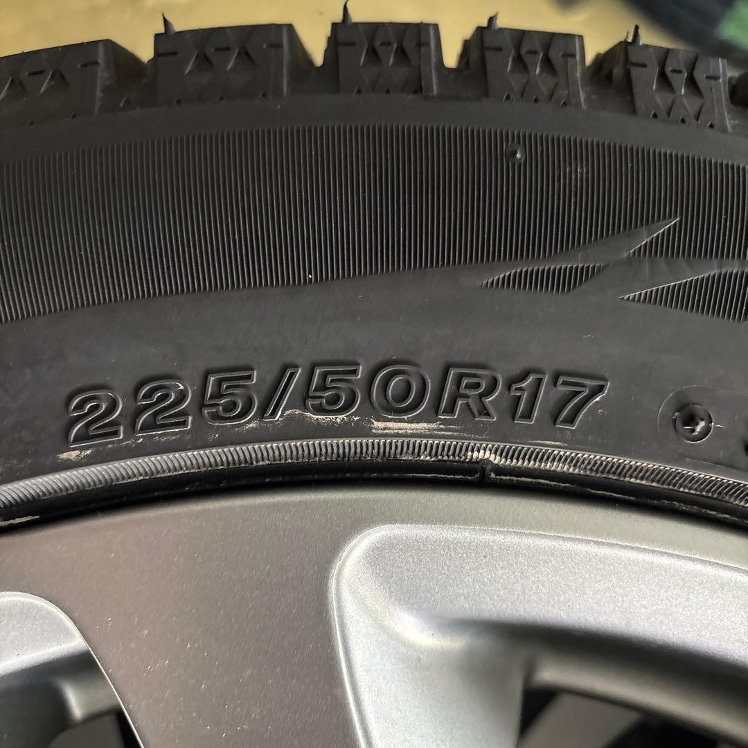 やーまん様　VRX2 スタッドレスタイヤ 225/50/R17 アルミホイール