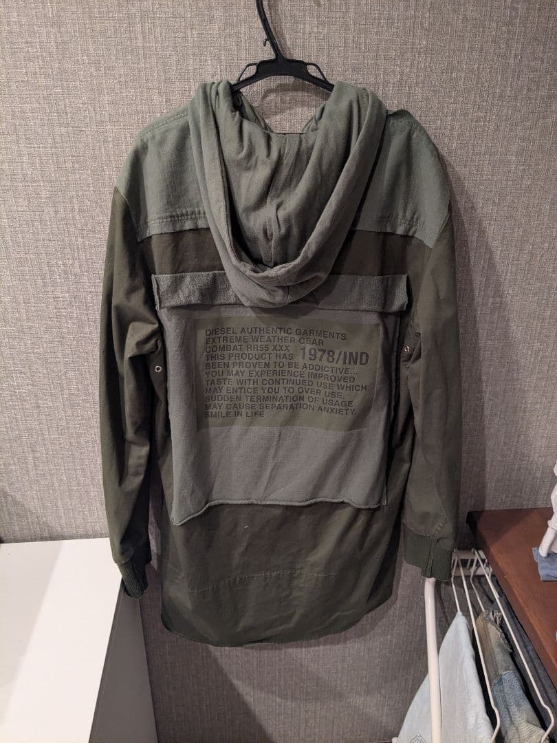 ディーゼル オリーブグリーン ミリタリージャケット フード付き - メルカリ