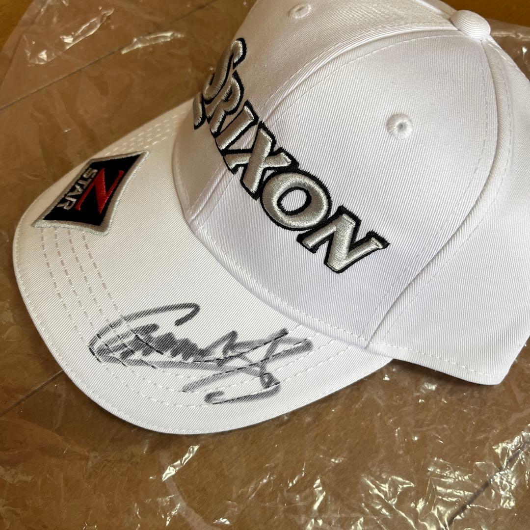 スリクソン×小祝さくらサイン入りキャップ - メルカリ