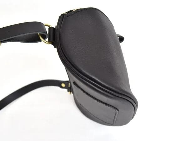 【美品/廃盤品】HERZ unity body bag（OU-2310）