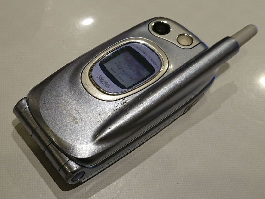 レア ドコモ docomo SH251i シルバー silver ガラケー 携帯 - メルカリ