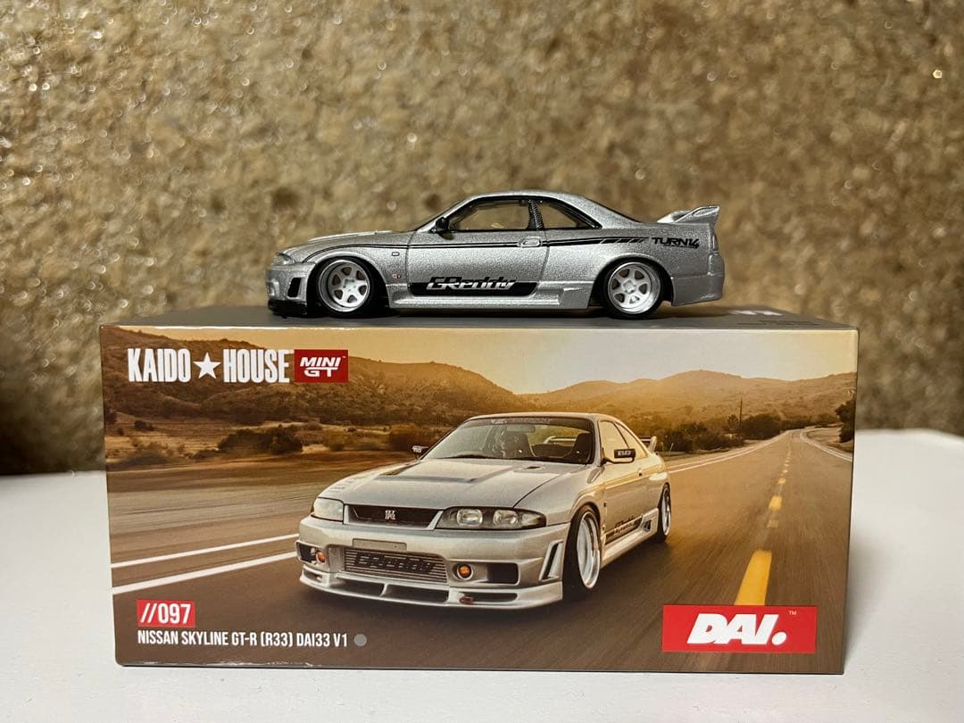MINI GT x 街道はうす 日産 スカイライン GT-R R33 DAI33 - メルカリ
