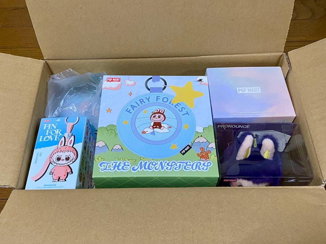 ポップマート ぬいぐるみペンダント ミニバッグ スカルパンダ ラブブ