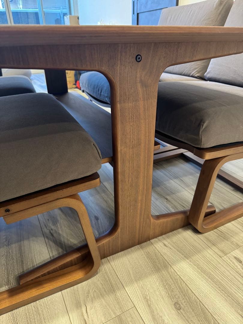 無印良品 リビングでもダイニングでもつかえるテーブル4