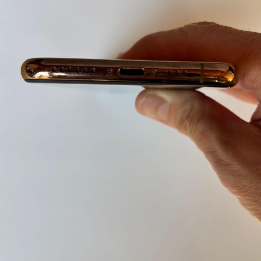 Apple iPhoneXS 256GB simフリー 本体 ゴールド画面割れ有 - メルカリ