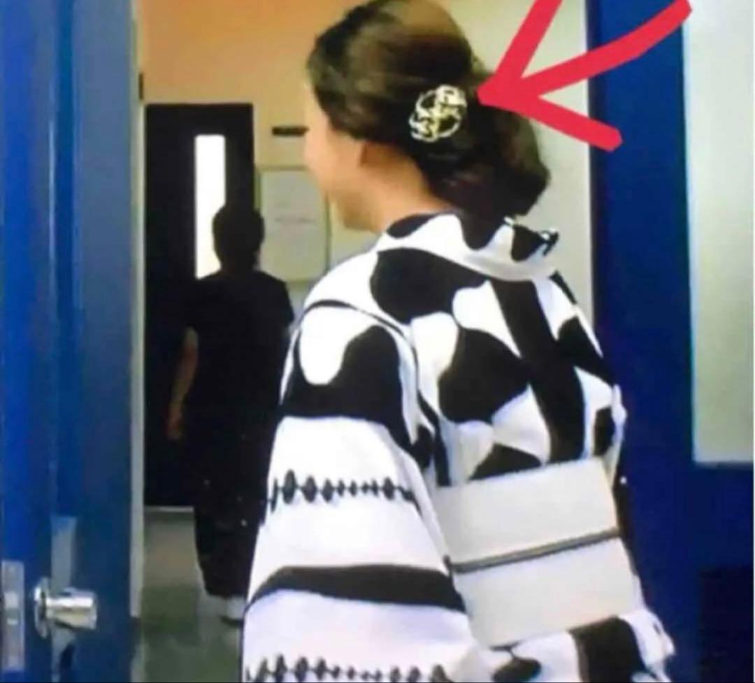 完売 安室奈美恵 私服 着用 沖縄 前夜祭 花火ショー 浴衣 髪飾り バレッタ