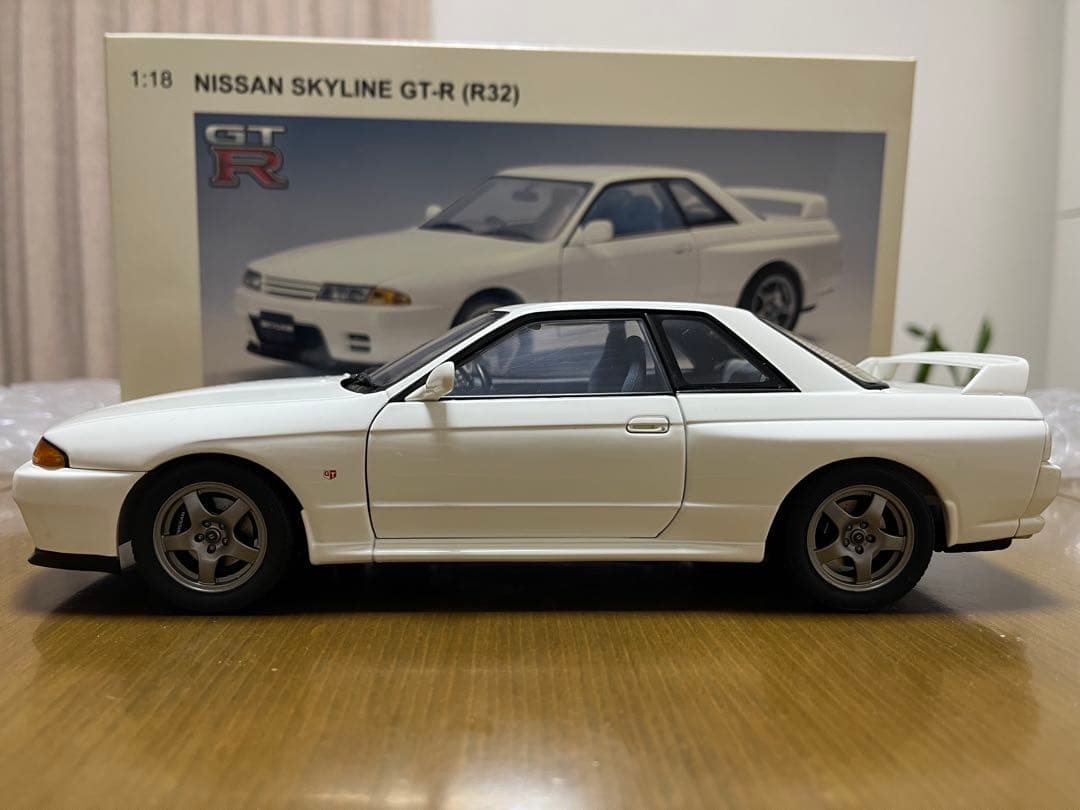 AUTOart 1/18 日産 スカイラインGT-R R32 Amazon | AUTOart 1/18 日産 スカイライン GT-R (R32) V-Spec II