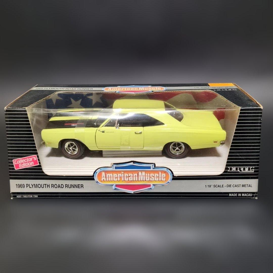 1/18ミニカー PLYMOUTH ROAD RUNNER 1969 - メルカリ