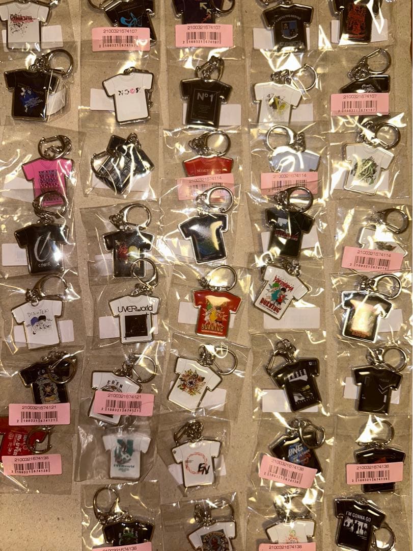 UVERworld　Tシャツ型　キーホルダー　39/40種セット