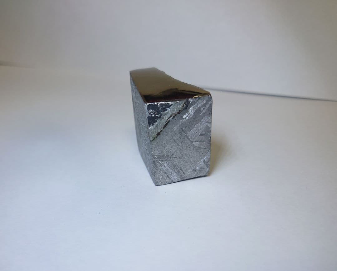 ギベオン隕石 104.6g 標本　鉄隕石