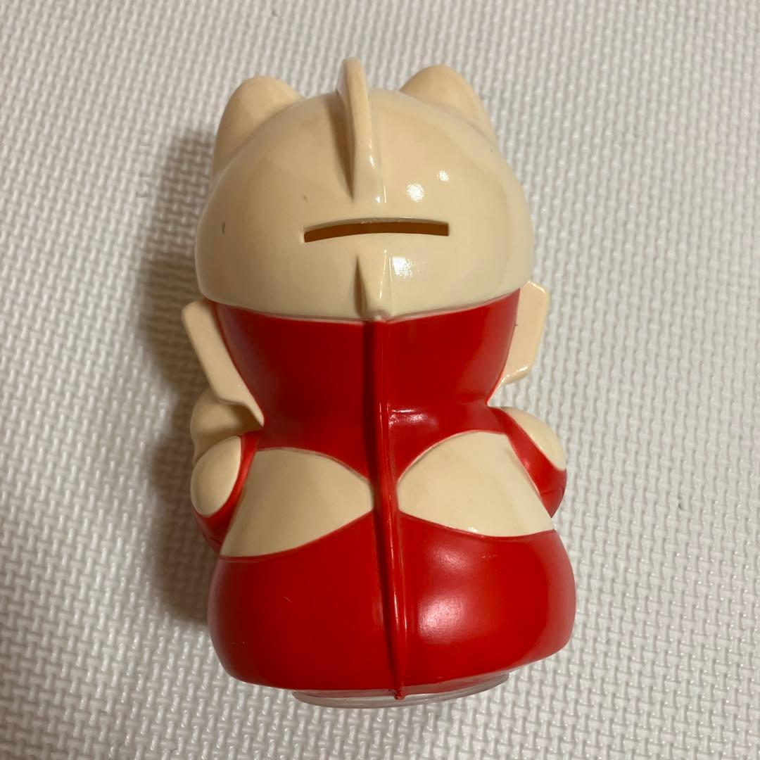 ウルトラマン　招き猫　貯金箱