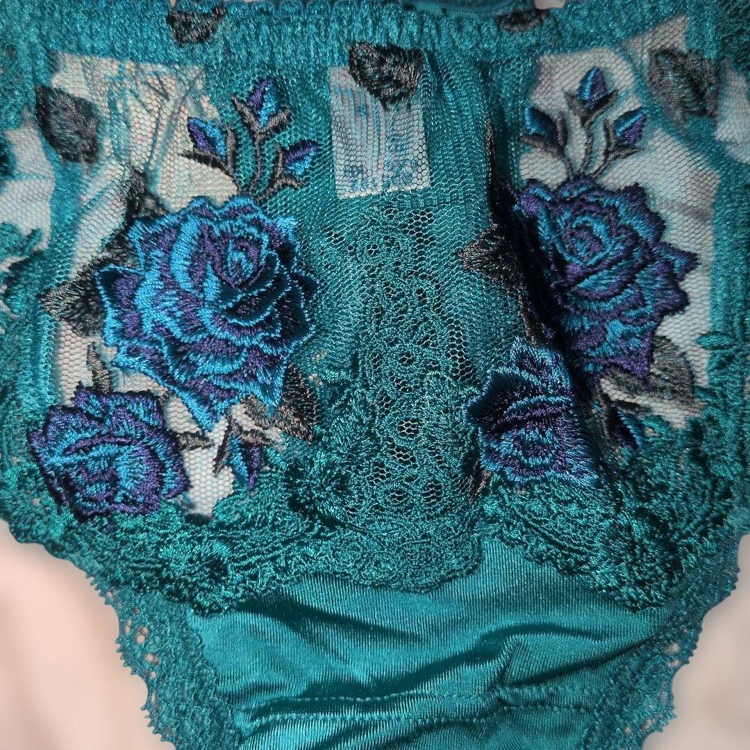 スタディオファイブ 緑 花柄刺繍ブラ・Tバック・ガーターベルト3点