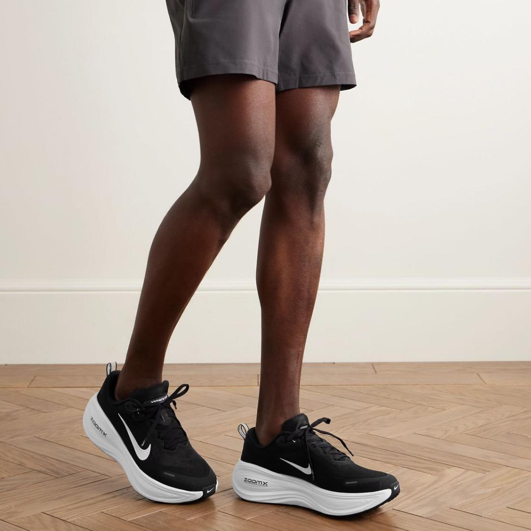 靴 NIKE Vomero Plus HV8150-002 26.0cm BK/WH