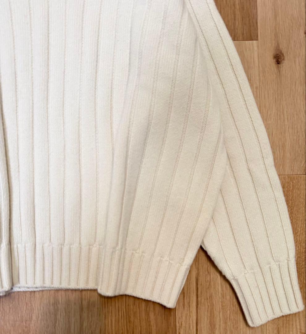 ebure ローゲージカシミア Vネックリブニットプルオーバー ¥94,600