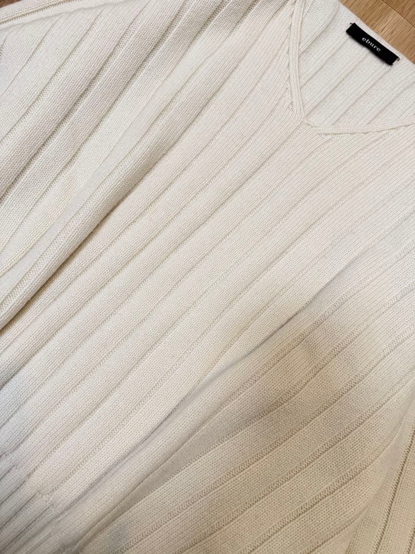 ebure ローゲージカシミア Vネックリブニットプルオーバー ¥94,600