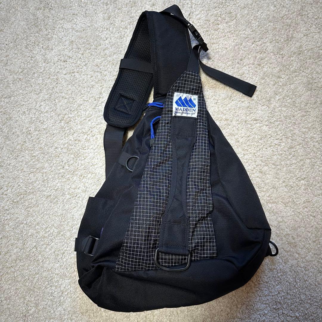 MADDEN ブラック スリングバッグ MADDEN EQUIPMENT（メデン イクイップメント） 【公式】MADDEN EQ