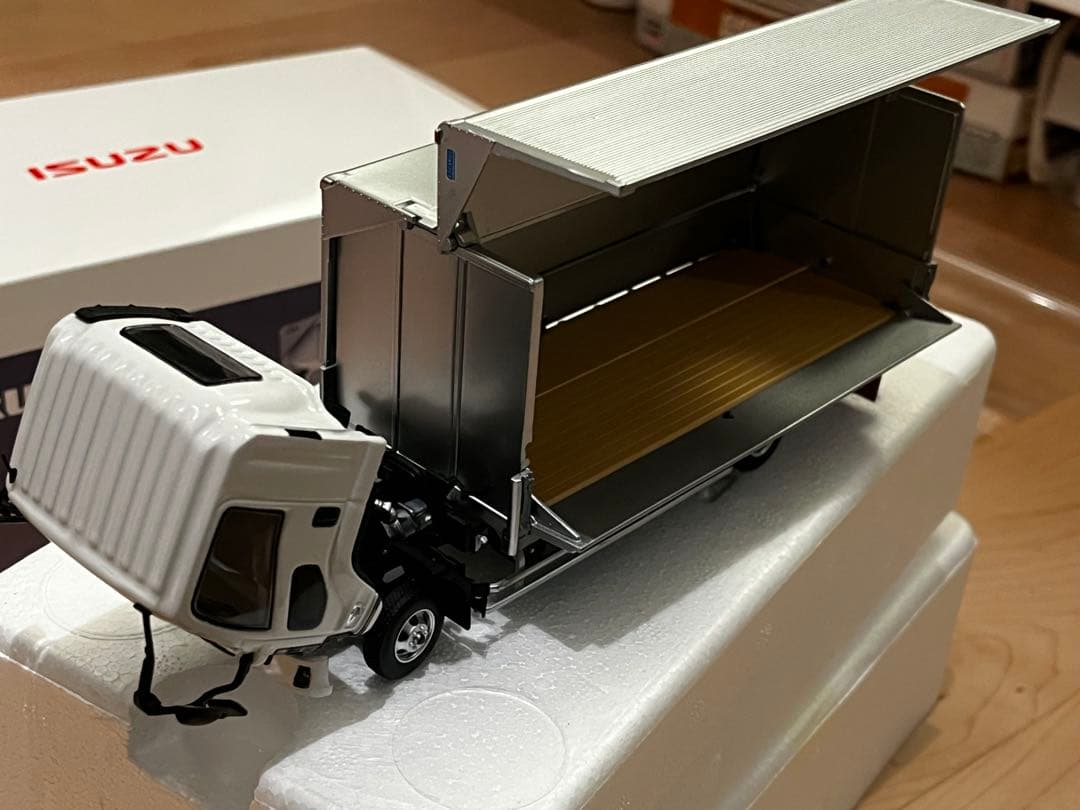 し*ち様 京商 いすゞ 1/43 フォワード ダイキャストミニカー 現行型