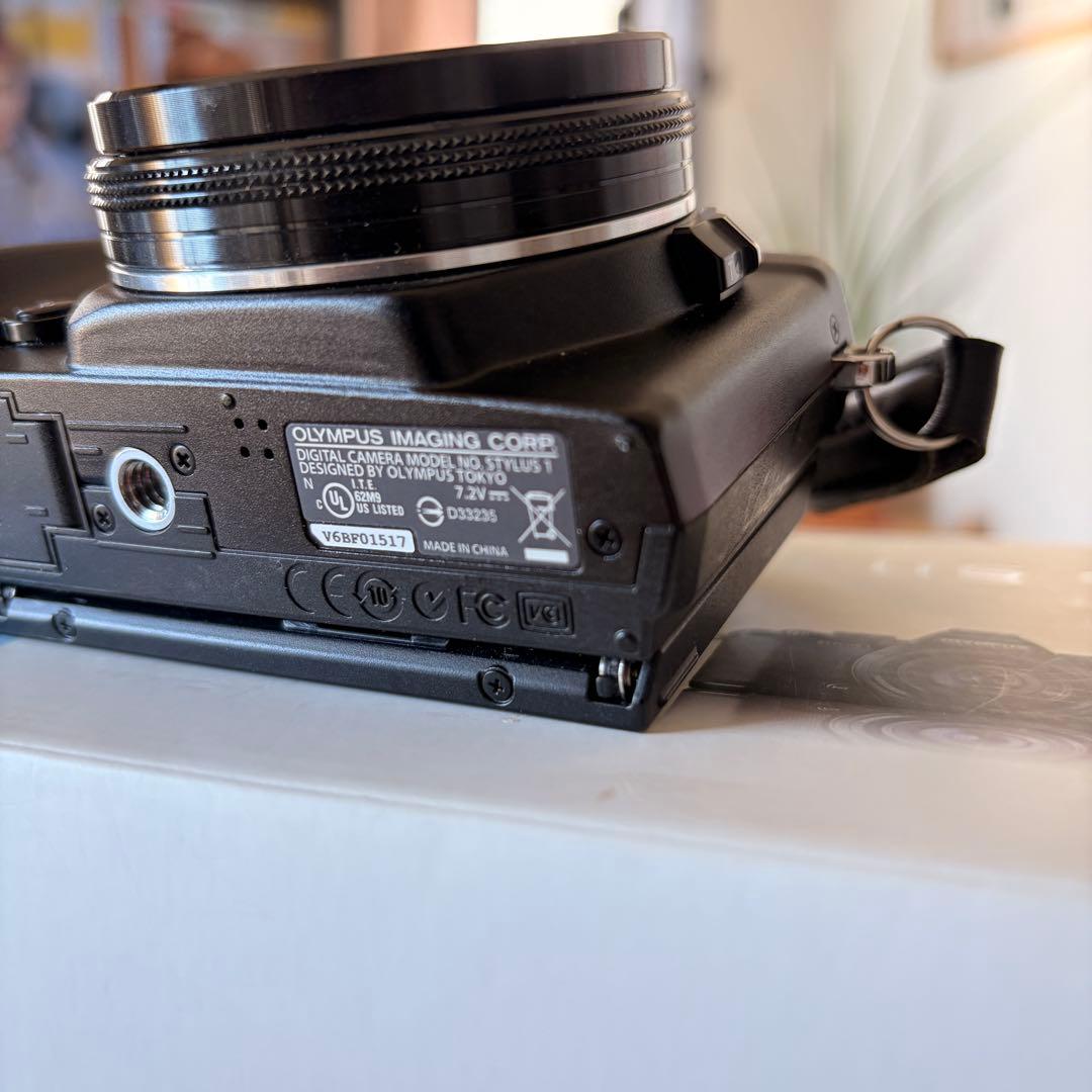 美品】OLYMPUS STYLUS1 F2.8 EVF コンデジ - メルカリ