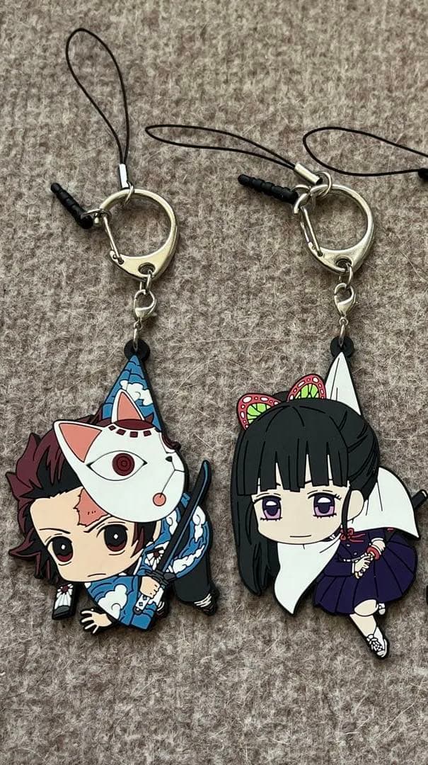 鬼滅の刃 つままれキーホルダー 炭治郎、カナヲ - メルカリ