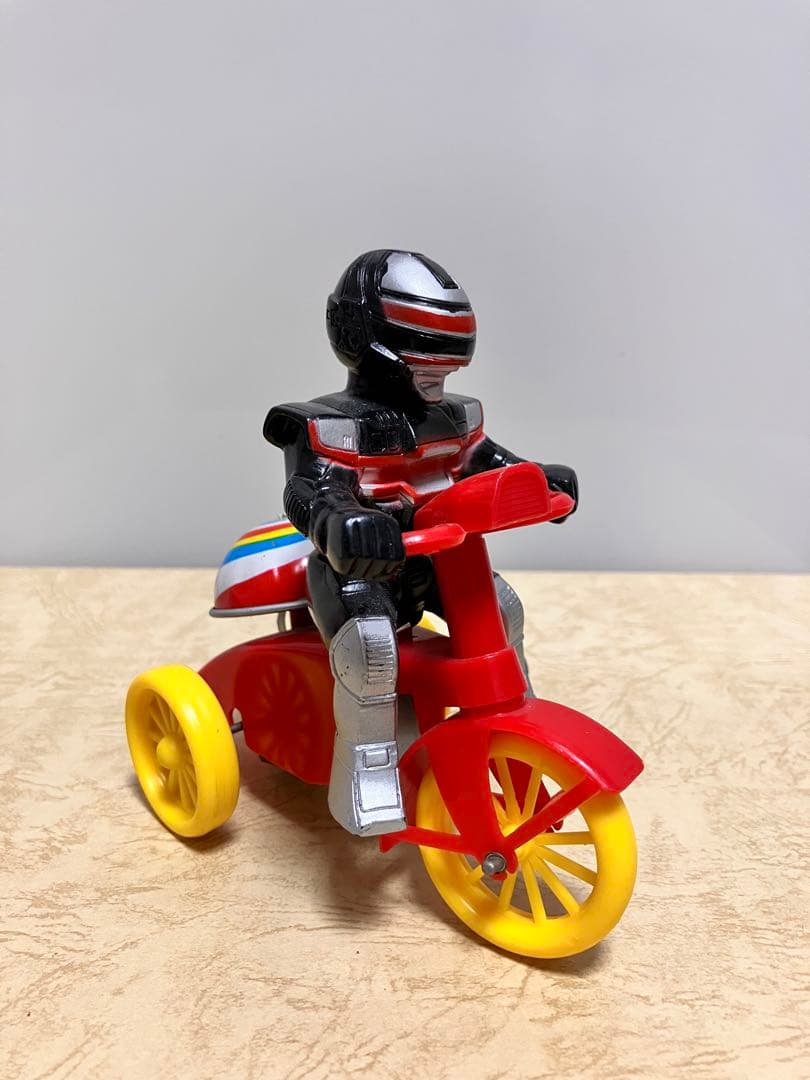 時空戦士スピルバン　ゼンマイ式ベル付き三輪車