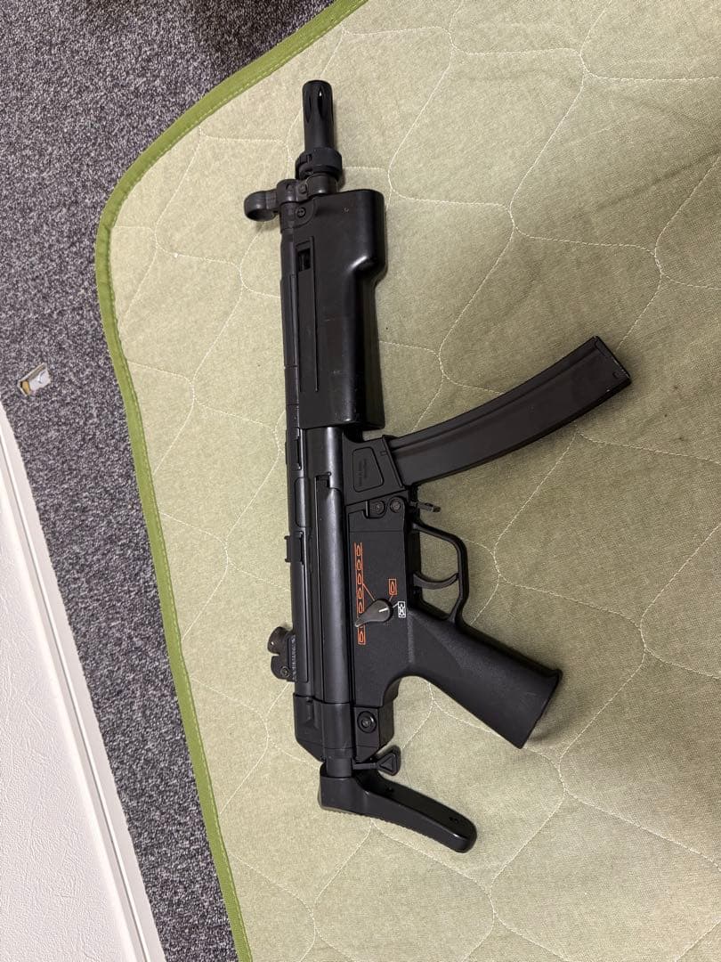 マルイMP5電動ガン ブラック マガジン4本付き