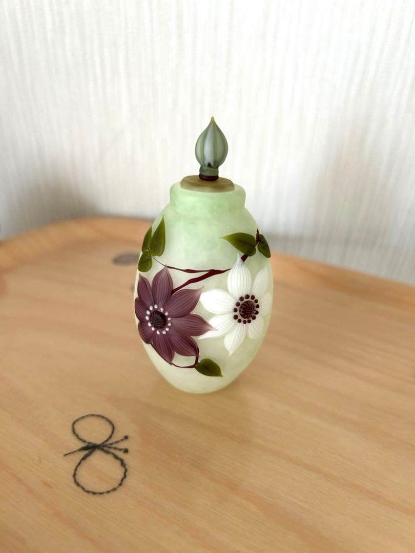 コアガラス　香水瓶　飾り瓶　新品未使用 ガラス細工で有名なチェコで作られた香水瓶✵ アンティーク調の装飾が