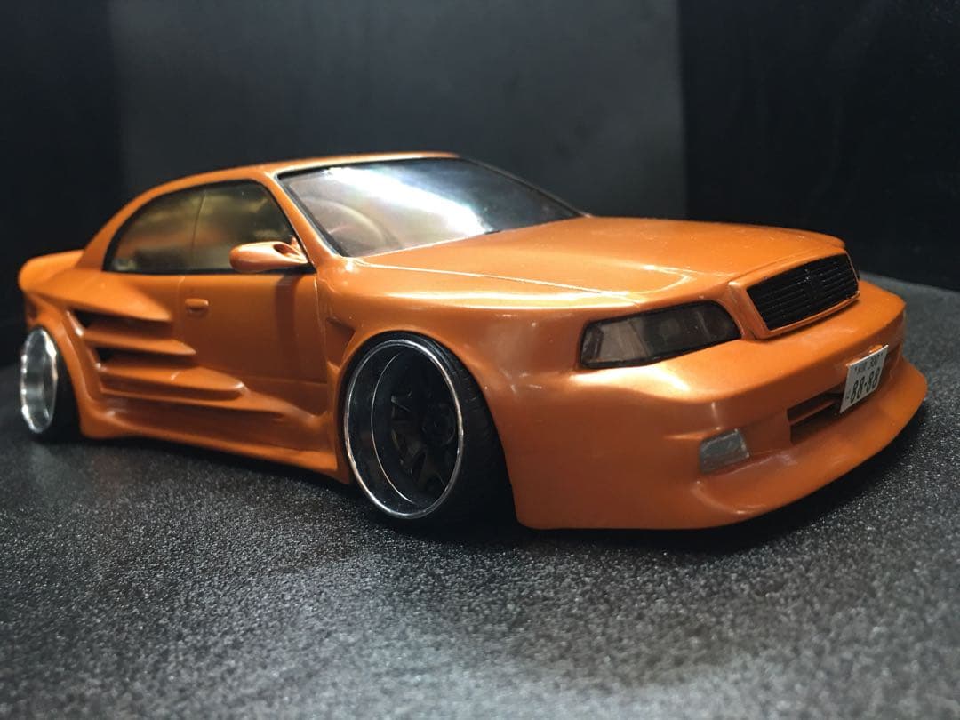 旧車プラモデル完成品アオシマクラウン１４マジェスタ