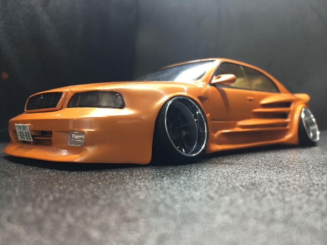 旧車プラモデル完成品アオシマクラウン１４マジェスタ