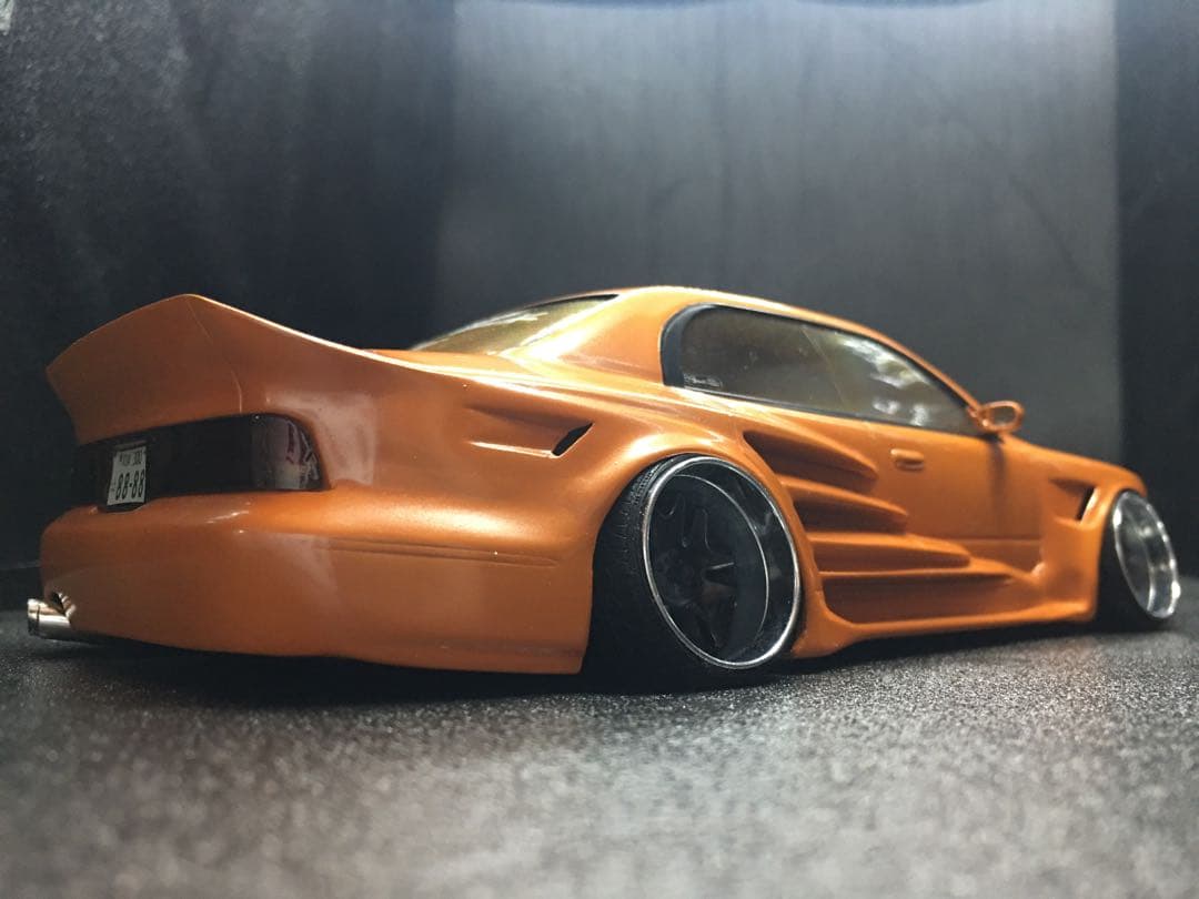 旧車プラモデル完成品アオシマクラウン１４マジェスタ