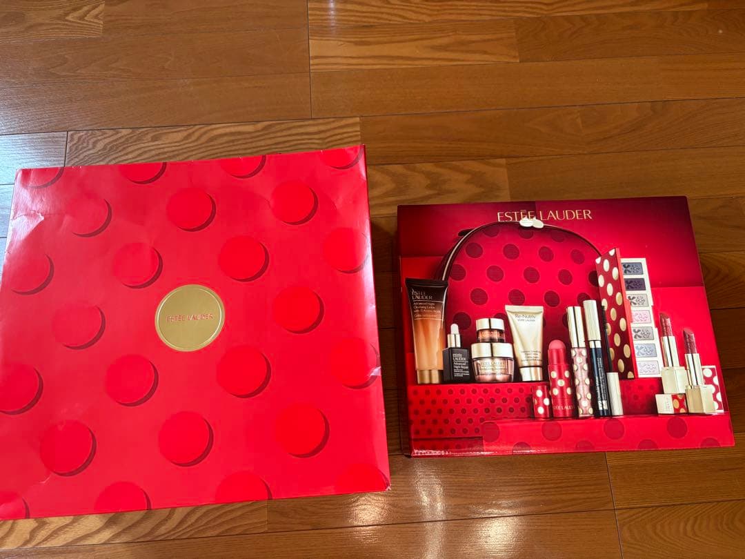 氏家佳奈（旧姓•横山） ESTEE LAUDER