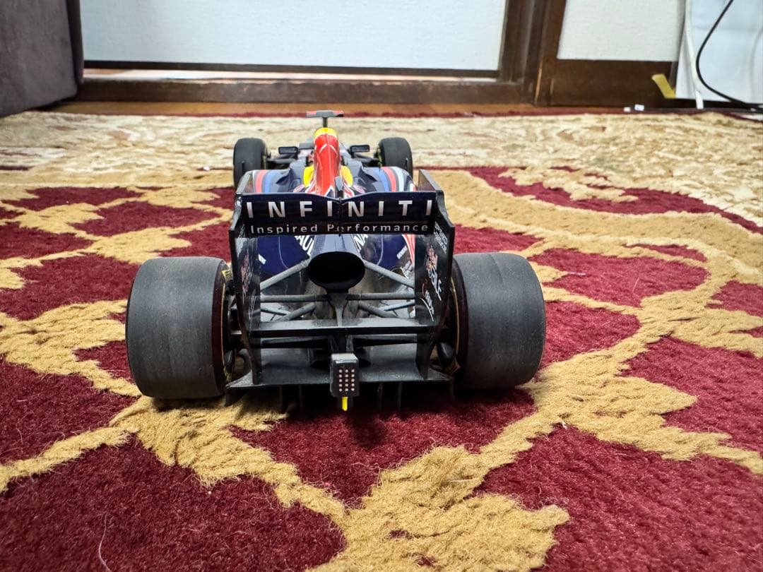 ミニチャンプス 1/18 レッドブル RB7 S.ベッテル 2011 - メルカリ