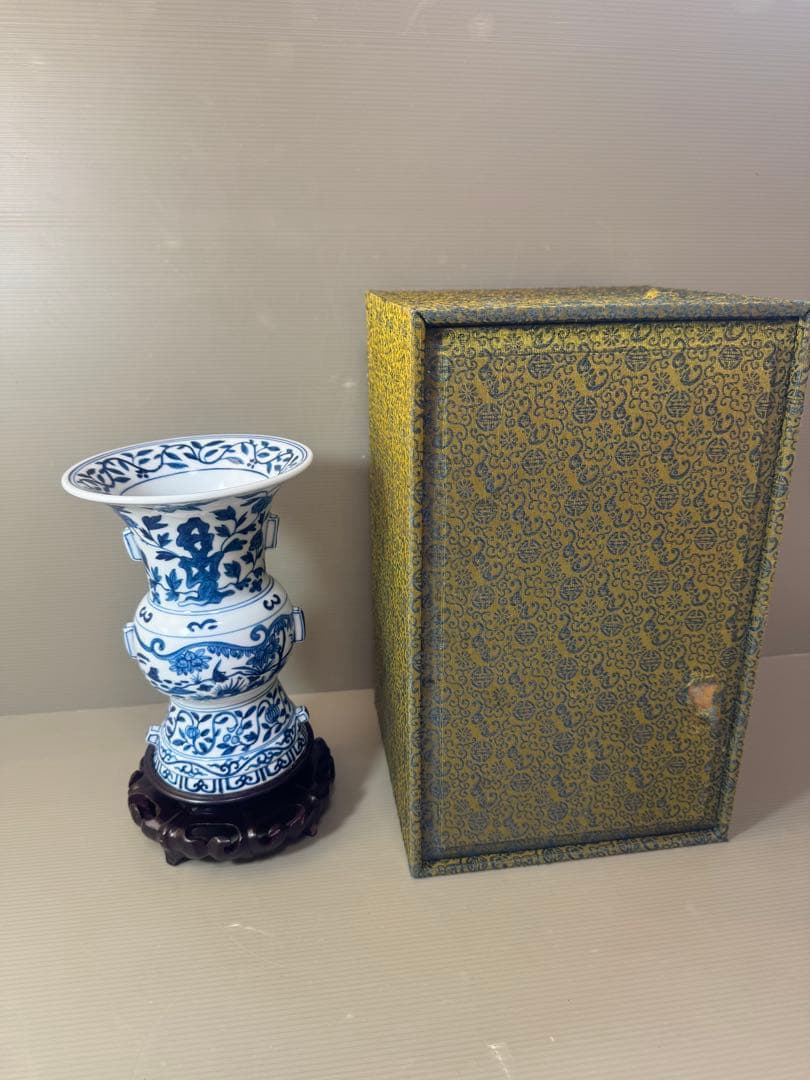 2903 中国骨董　大明萬暦年製銘　染付唐草青花　花瓶　花台付　時代物 楽天市場】骨董○伊万里染付花蝶文花瓶○ | 明治時代-19世紀頃 | 肥前