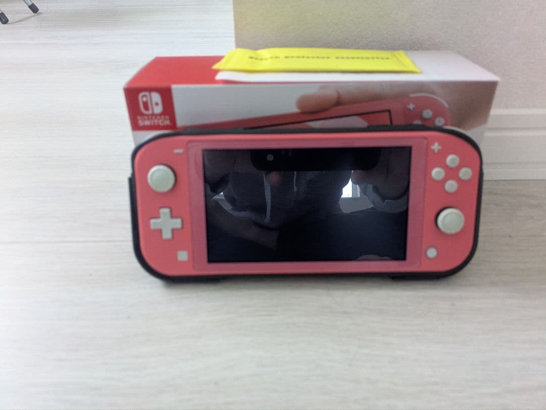 土日限定値下げ Nintendo Switch Lite ピンク 動作確認済 任天堂（Nintendo） Nintendo Switch Lite コーラル スイッチライト