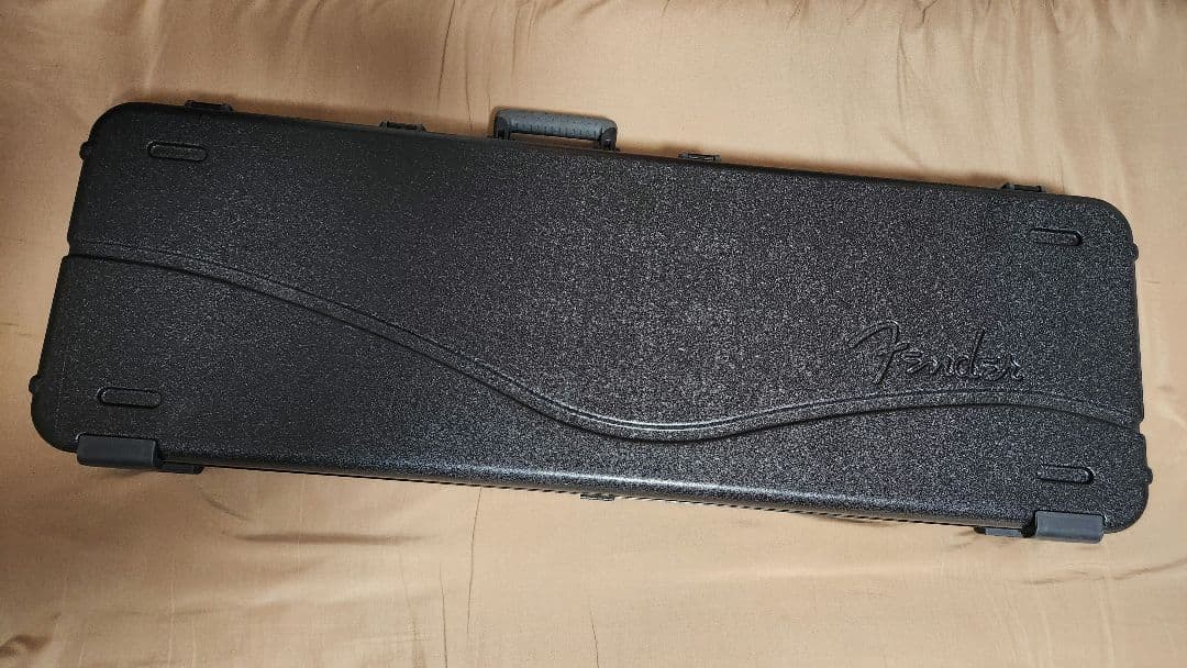 FENDER DELUXE MOLDED CASE エレキベース ケース Amazon.com: Fender Deluxe Molded Case for Stratocaster and