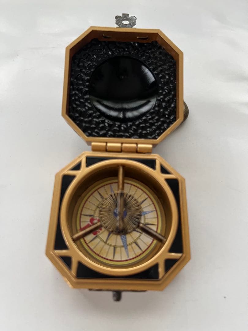 パイレーツ・オブ・カリビアン 北を指さないコンパス - メルカリ