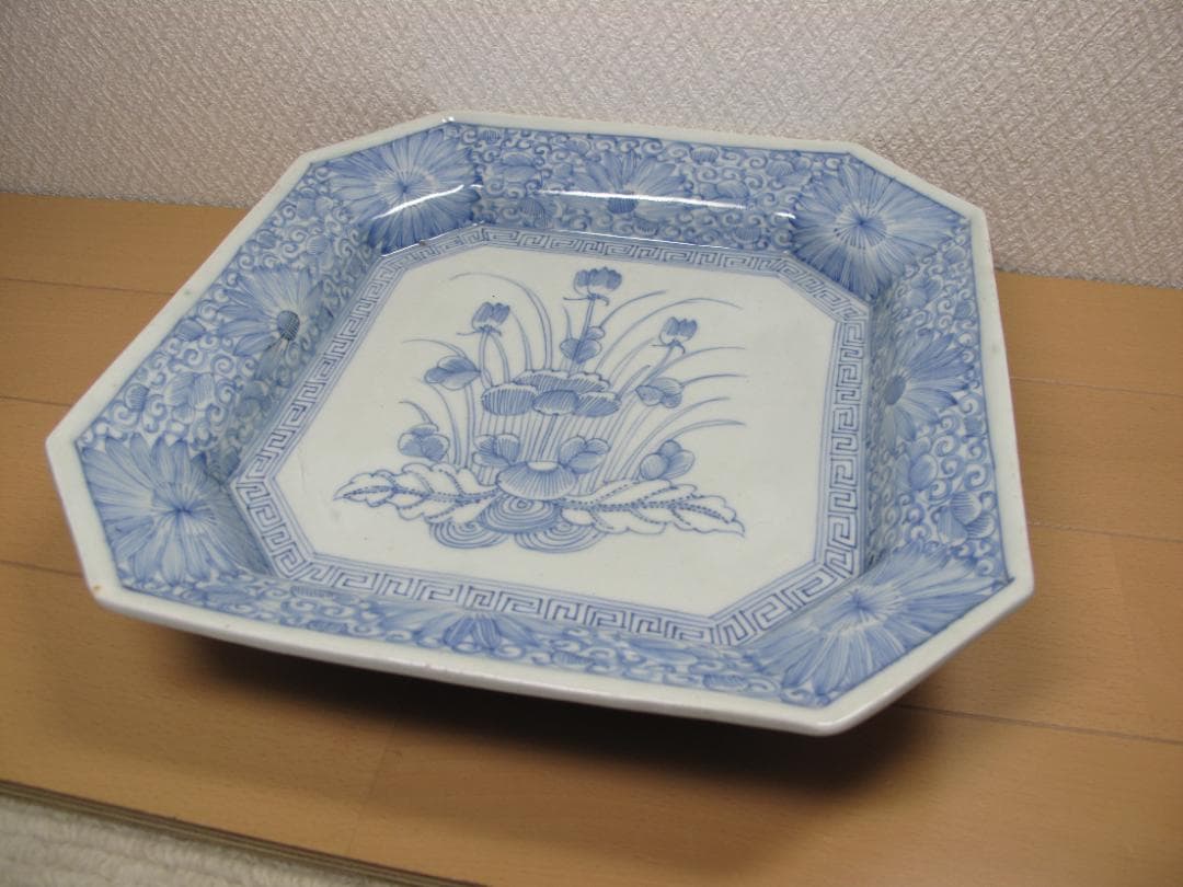 古伊万里　染付け窓絵　草花柄縁　角皿　アンティーク　大皿　盛り皿 古伊万里 染付け窓絵 草花柄縁 角皿 アンティーク 大皿 盛り皿 - メルカリ