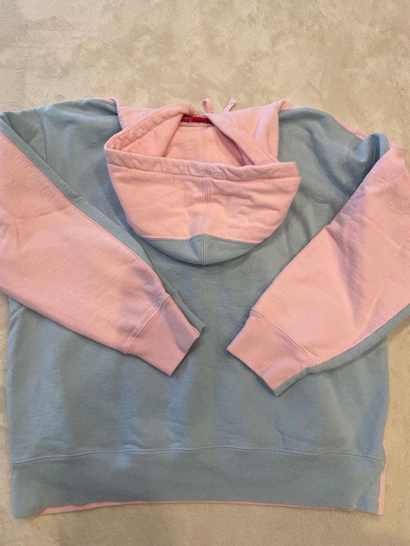 Supreme パーカー L ピンク/水色 売り切り交渉可能 - メルカリ