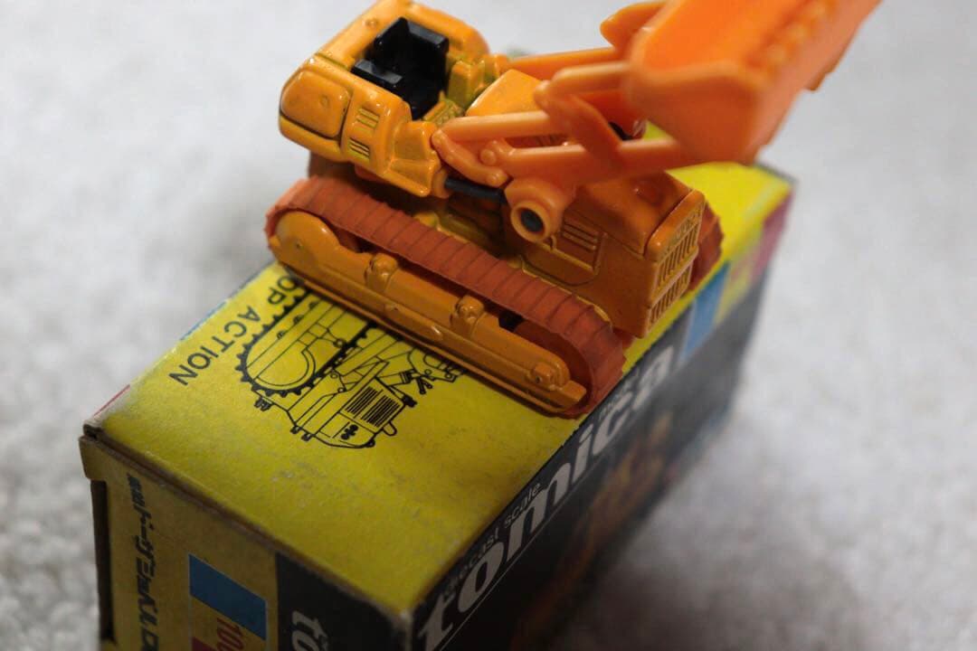 日本製　トミカ　ドーザショベル　D65S 黒箱　NO.106