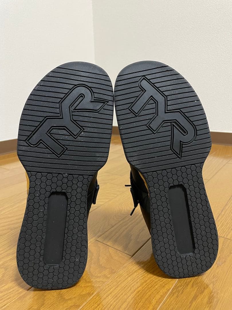 TYR L-1リフター ブラックゴールド SQUAT UNIVERSITYコラボ - メルカリ