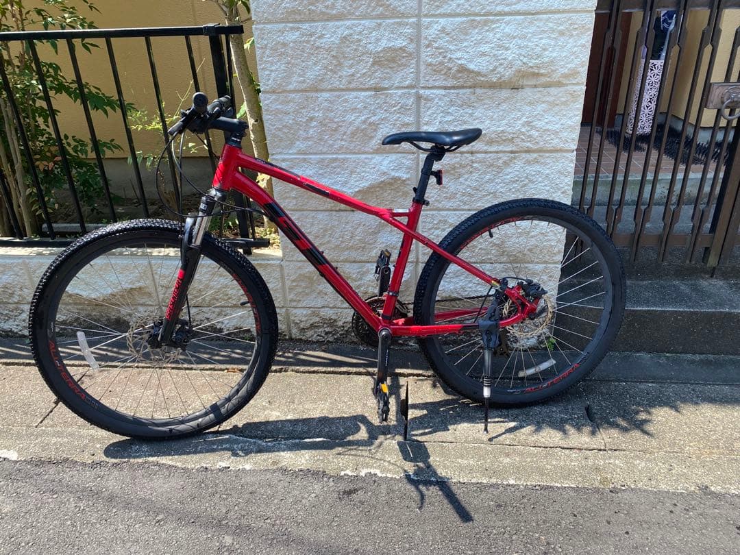 GT サイズS 引き取り限定 DKS ZX6R (19-23) 穴あき スタント用 リアシート｜AxxL