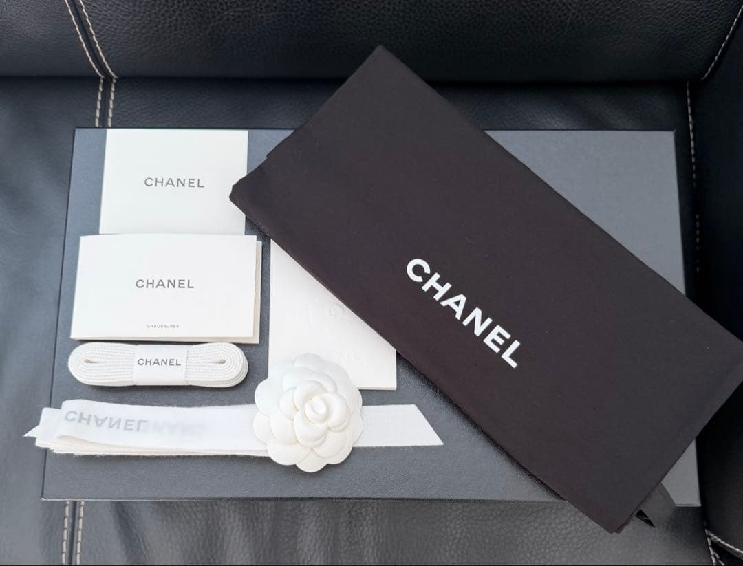 シャネルスニーカー サイズ42 国内正規店購入レシート付き - メルカリ