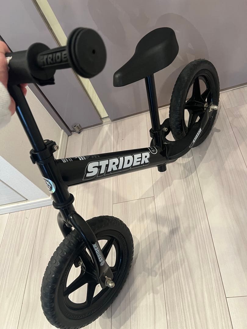 ストライダー スポーツモデル 12インチ ブラック 【日本正規品】