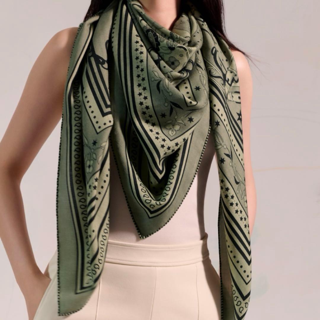 新品エルメスアマゾンの祭典カレジェアン カシミアシルク カシシルバンダナ