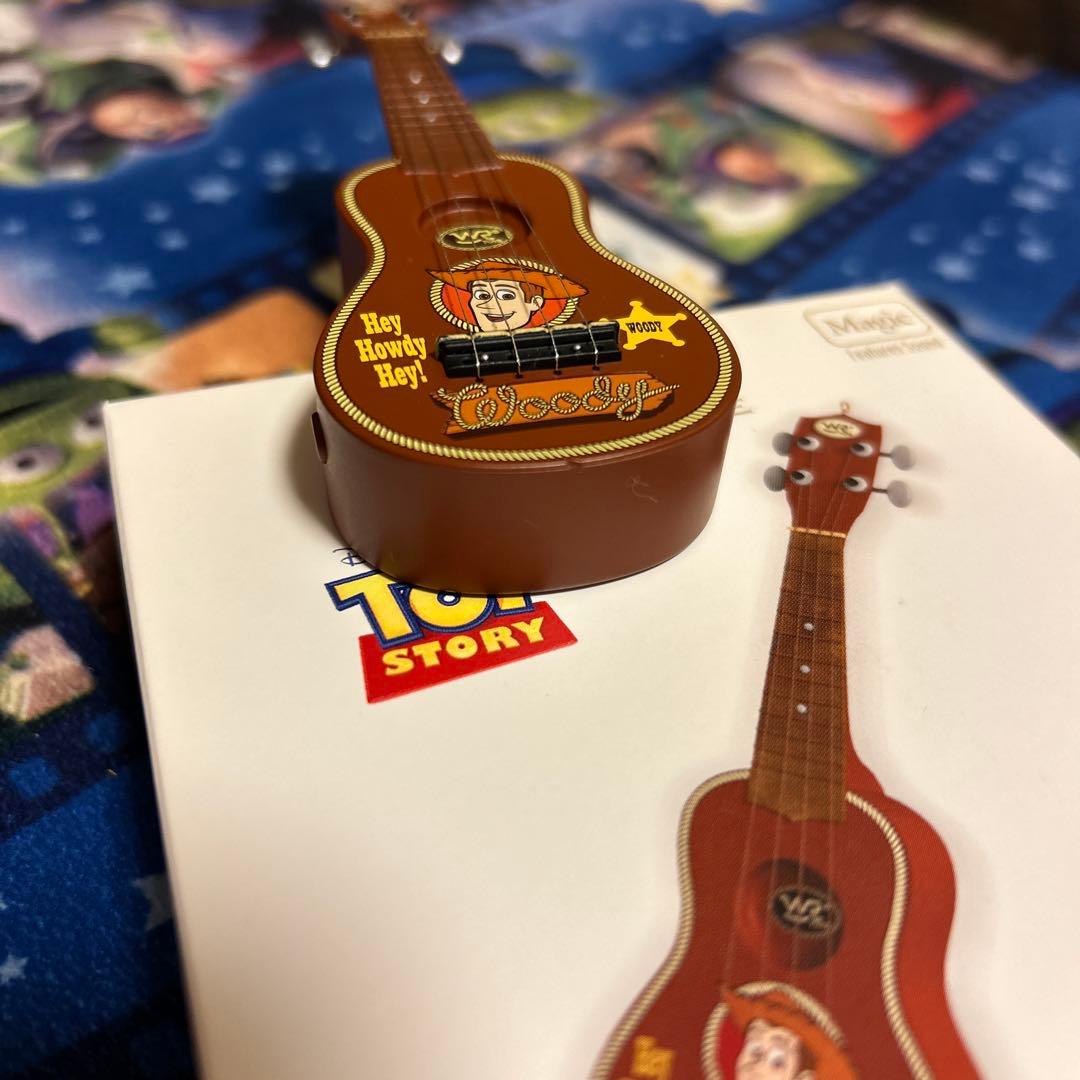Woody's Roundup Guitar トイストーリー ウッディ ギター - メルカリ