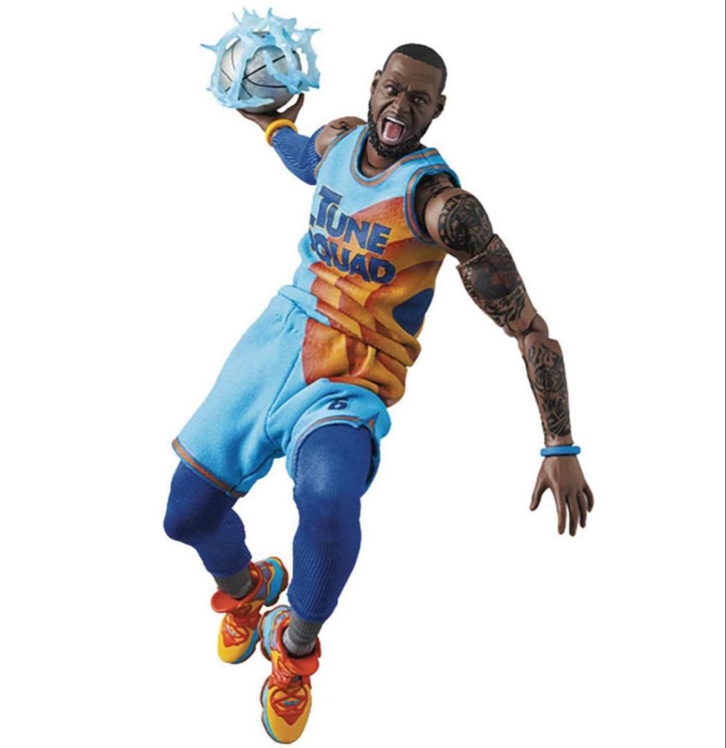 MAFEX LeBron James SPACEJAM:A NEW LEGACY - メルカリ