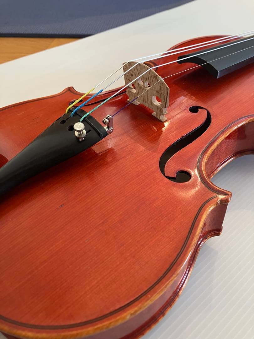 鈴木バイオリン No.330 4/4 1999年 杉藤弓付き 虎杢が美しい - メルカリ