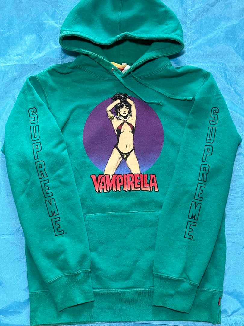 Supreme Vampirella シュプリーム　ヴァンパイア パーカー Supreme Vampirella Hooded Sweatshirt (SS17) - $158