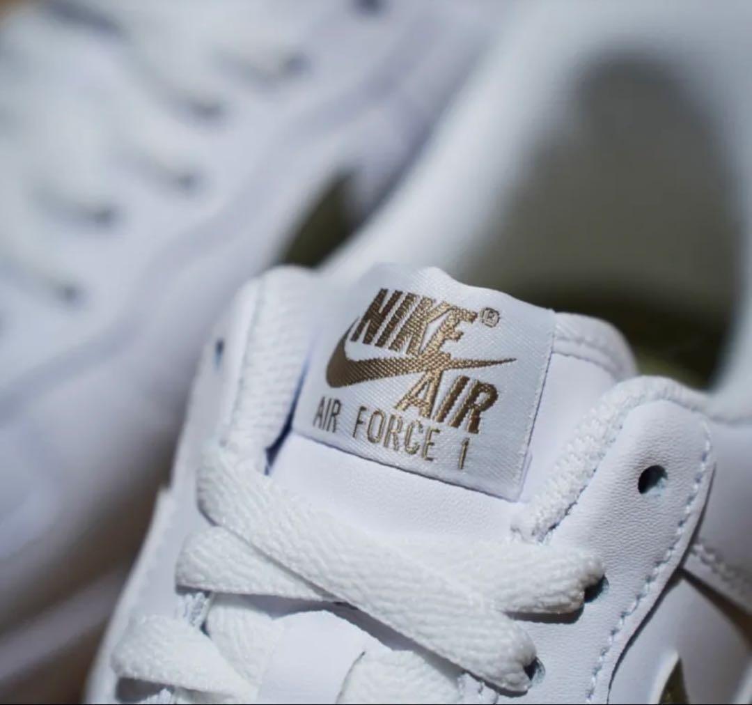 新品‼️エアフォース1 '07 ホワイト 白 オリーブ 茶 27.5cm